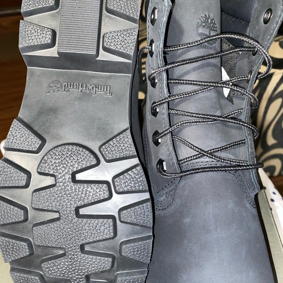 NWT Black Timberland Ladies Boot. Brand new in original box. - Picture 2 of 6